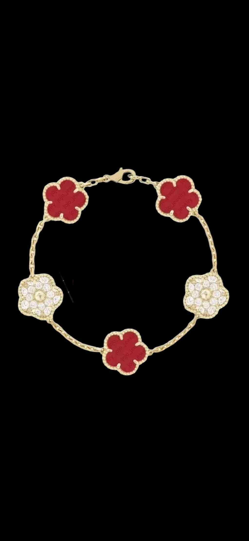 Elegant clover bracelet