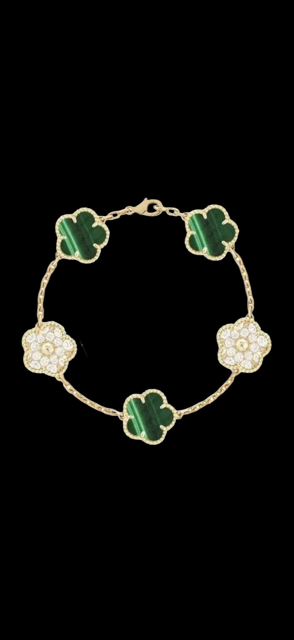 Elegant clover bracelet
