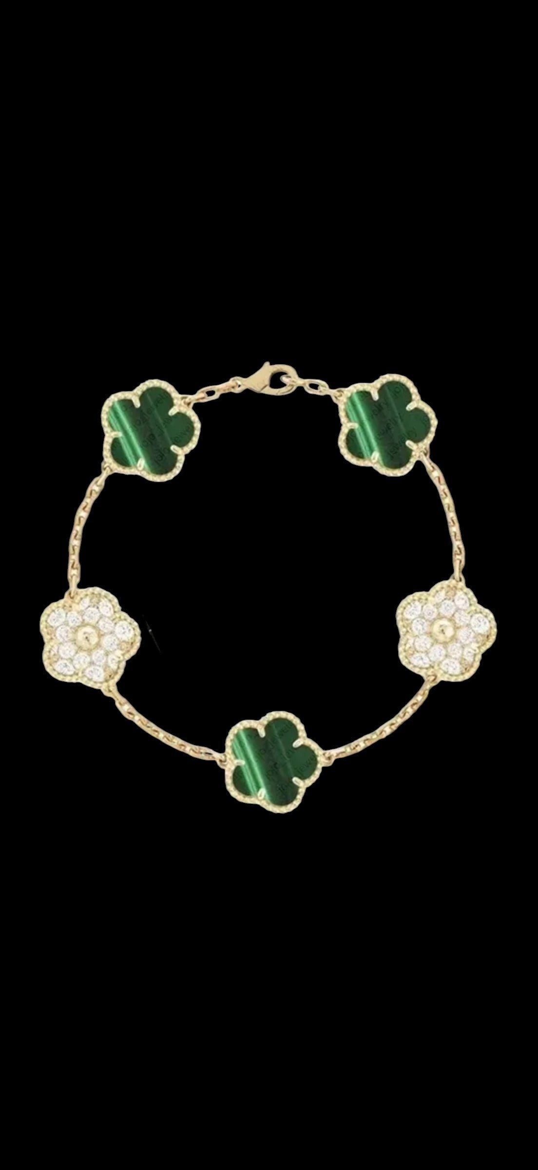 Elegant clover bracelet