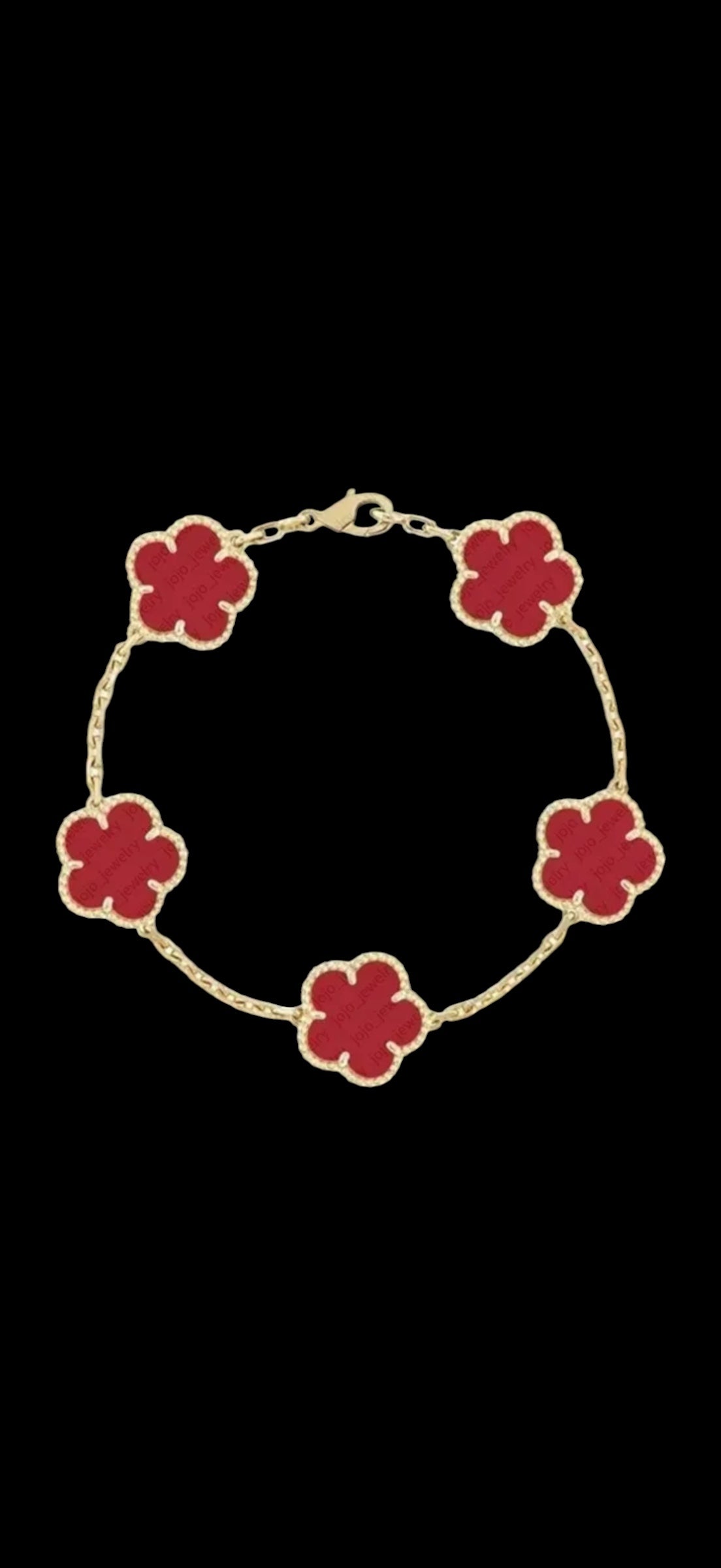 Elegant clover bracelet
