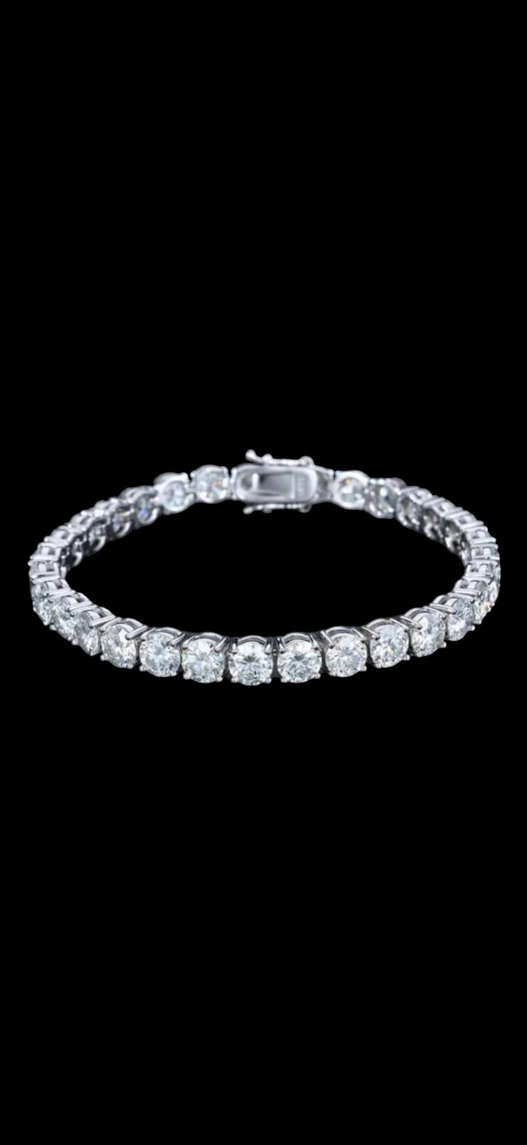 Luxurious diamond bracelet