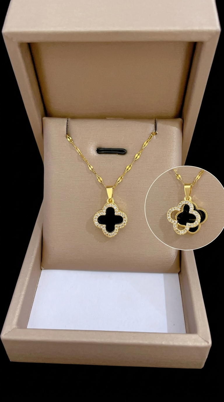 Clover necklace