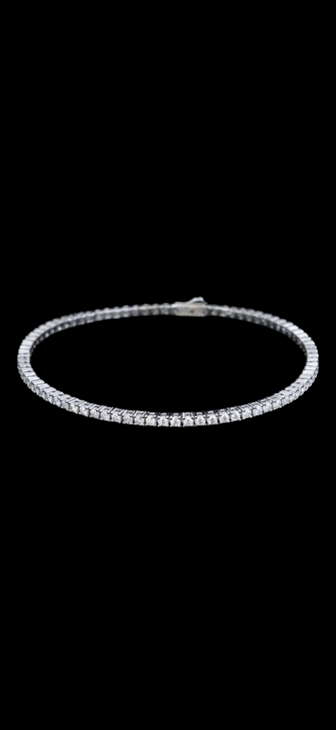 Luxurious diamond bracelet